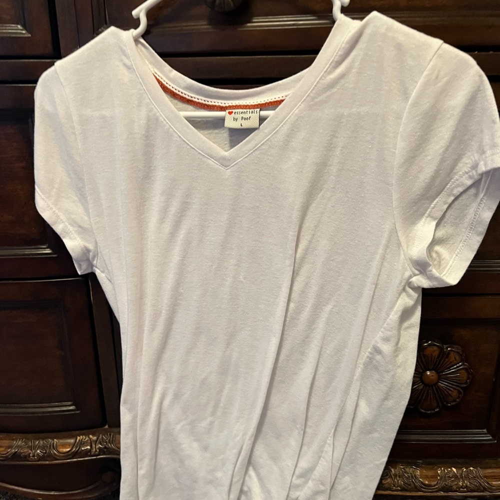 Women’s V-neck, short sleeve T-shirt white medium